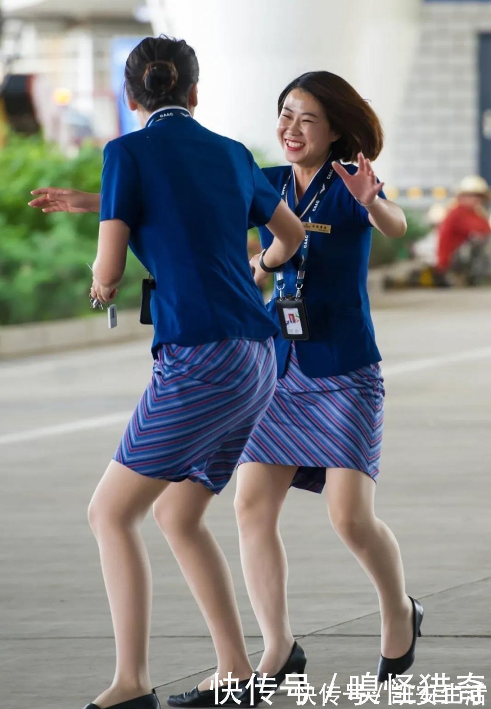 地方|连衣裙两个美少妇,这是你俩嬉闹的地方吗