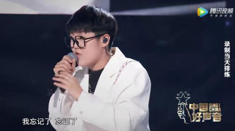 張露馨|李榮浩頂著被罵的風(fēng)險(xiǎn)教王靖雯投機(jī)取巧，結(jié)果對(duì)方不聽(tīng)話(huà)，太虧了