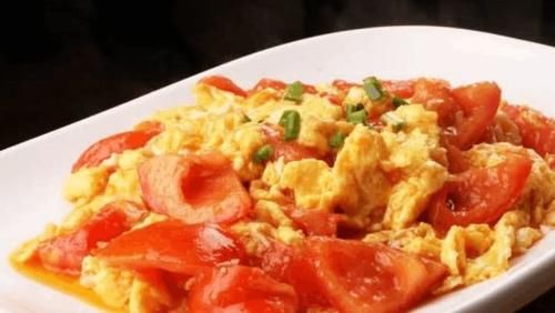 鸡蛋不用再搭西红柿，和它一起炒着吃，营养美味还能让你美丽动人