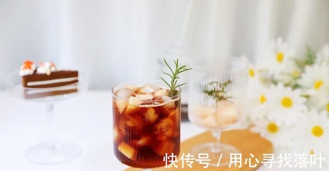 水蜜桃|甜甜的蜜桃搭配冰咖啡，美味可口，颜值高制作还简单！