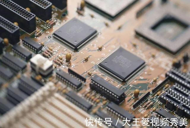 iphone|俄罗斯芯片90赖进口,没有光刻机,为啥不怕美国卡脖子