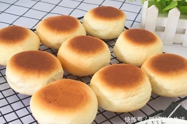 老少皆宜|这种饼比面包好吃,不加一滴水就能做,超级松软