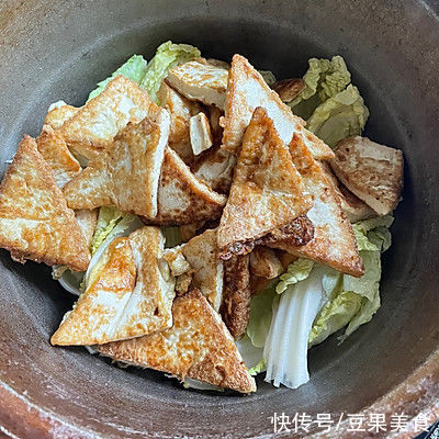 白菜炖豆腐|妈妈最拿手的白菜炖豆腐，被我偷学到了