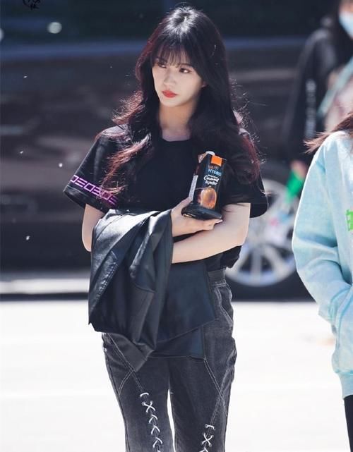 《金曲青春》团体舞台开录：希林陈卓璇热度十足，刘些宁张艺凡备受期待