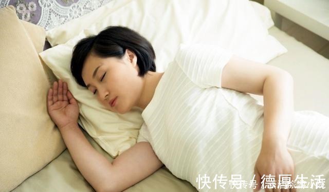 准妈妈|孕妈夜里4种行为,往往是胎儿发育不良的诱因,准妈妈需要改善下