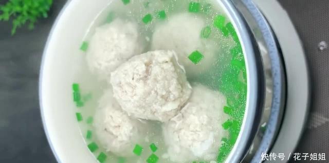 肉馅|教你做好吃的肉丸子,滑嫩Q弹味道鲜美,冬天吃既美味又解馋