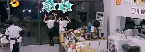 淘气|《中餐厅》细品周也，也是个宝藏女孩