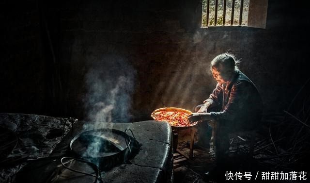 红嘴绿鹦哥|老家的那碗菠菜鸡蛋汤,我一辈子都眷恋的滋味