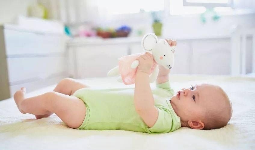 宝宝|好可怕!宝宝天天吃的牙胶和奶嘴,竟然比抹布还脏!