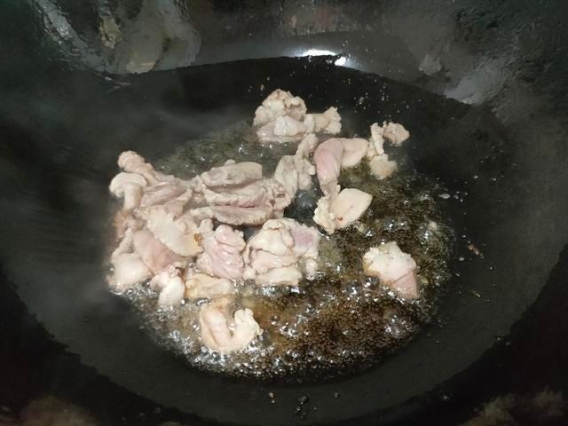 冬天炖白菜,多加2样食材,白菜软烂好吃,家人特别喜欢