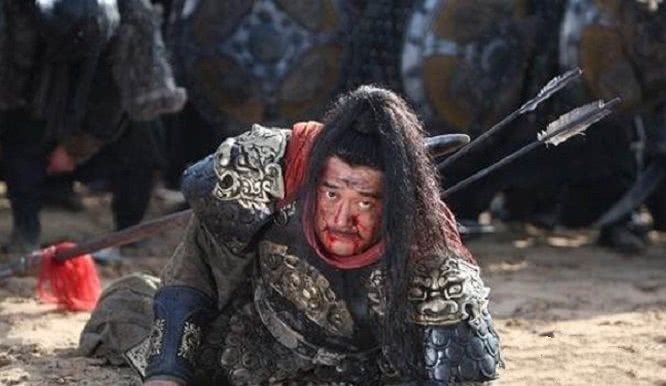 无敌|水泊梁山二当家,战争中神勇无敌死里逃生,最后却中毒身亡