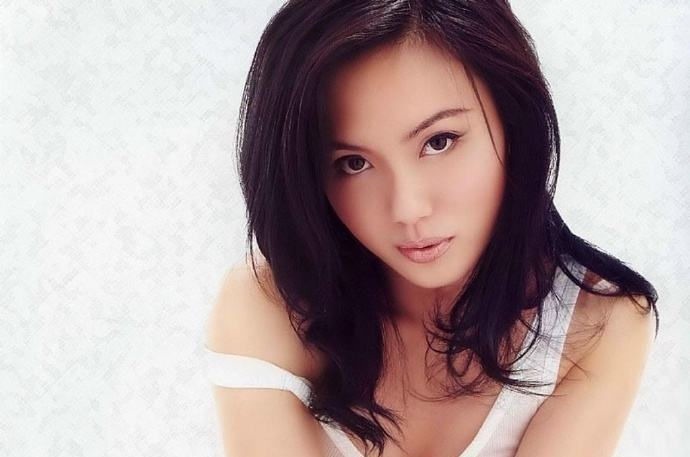 天外飞仙&最美“殷素素”无人超越,如今46岁仍风韵十足,网友:有被迷到