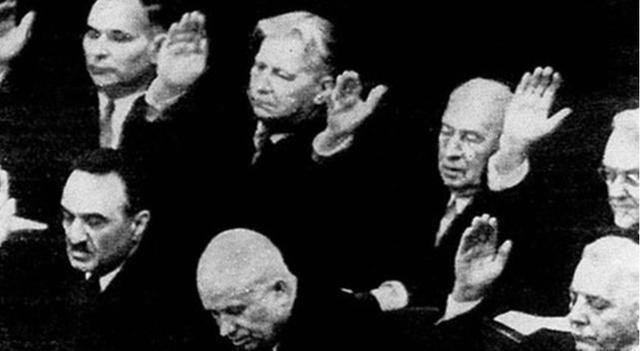 斯大林|没本事凭啥坐五大元帅C位斯大林想搞他，居然不忍心下手