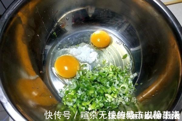 炸蘑菇，不要挂糊直接下锅，多加这一步，色泽金黄，口感香酥脆