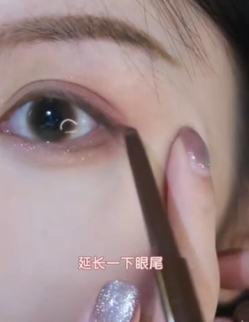 年纪|小姐姐仿妆神明少女,开始:年纪有点大吧,看到最后:竟然心动了!