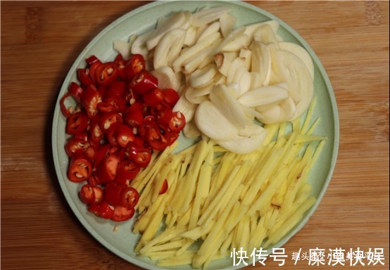 黄瓜|原来腌黄瓜这么简单,一次做5斤,2小时就能吃,放3个月都不变质