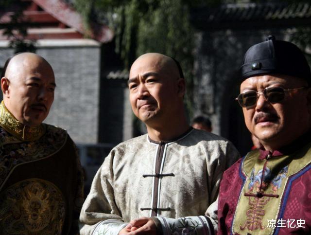 火葬场有一上联早来晚来早晚得来，下联一出，让人不舒服