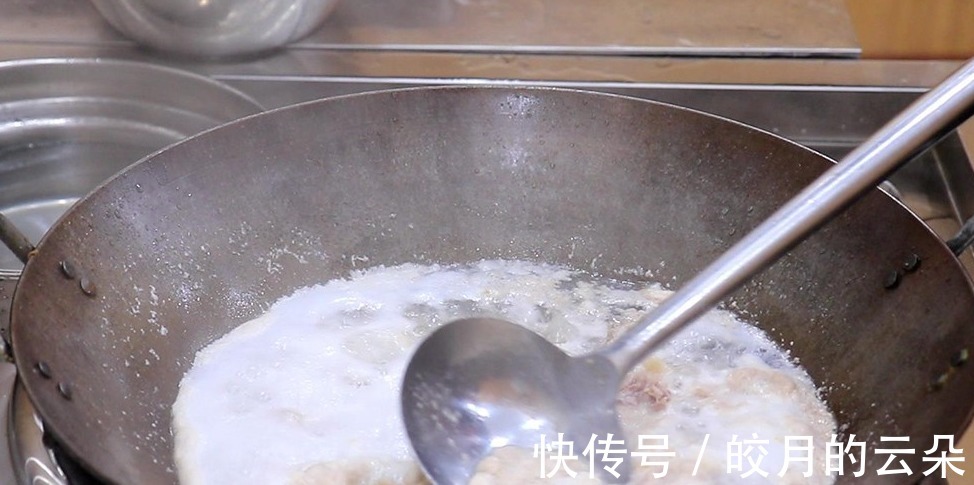 鸭块|鸭肉怎么焖才好吃厨师长教你做法，出锅鲜香四溢，鲜嫩入味！