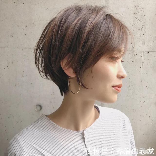 烫发|“最值得尝试”的女发,蓬松修颜很有层次感,大多数女性都喜欢