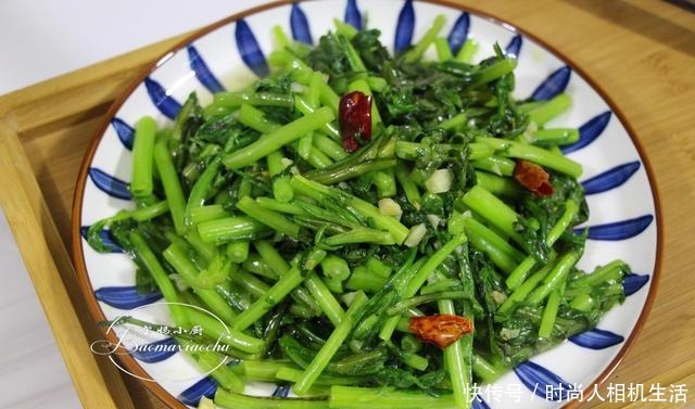 辣子鸡丁|2荤1素晚餐,经济又家常,长身体和减肥的都齐了,做法简单