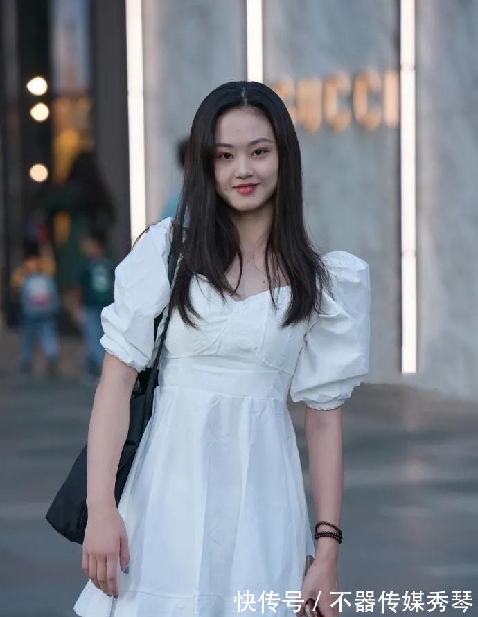 连衣裙|时尚淑女款连衣裙，搭配精致高跟凉鞋，清新可人又优雅