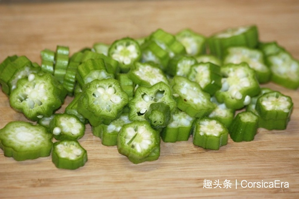 难怪你做的秋葵太难吃了,第一步就错了,教你一招,脆嫩又入味