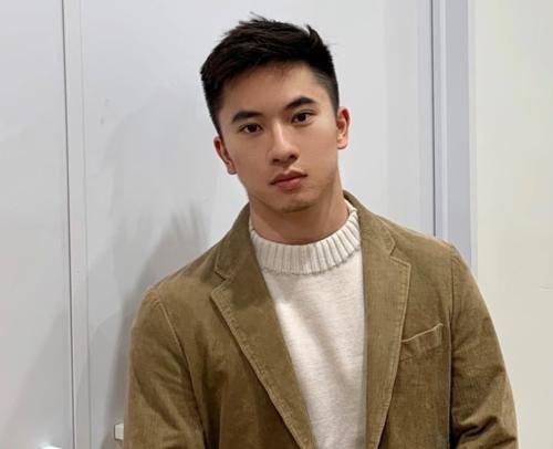 男生“两边铲光，中间留长”发型，剪这3款就够了，很帅气！