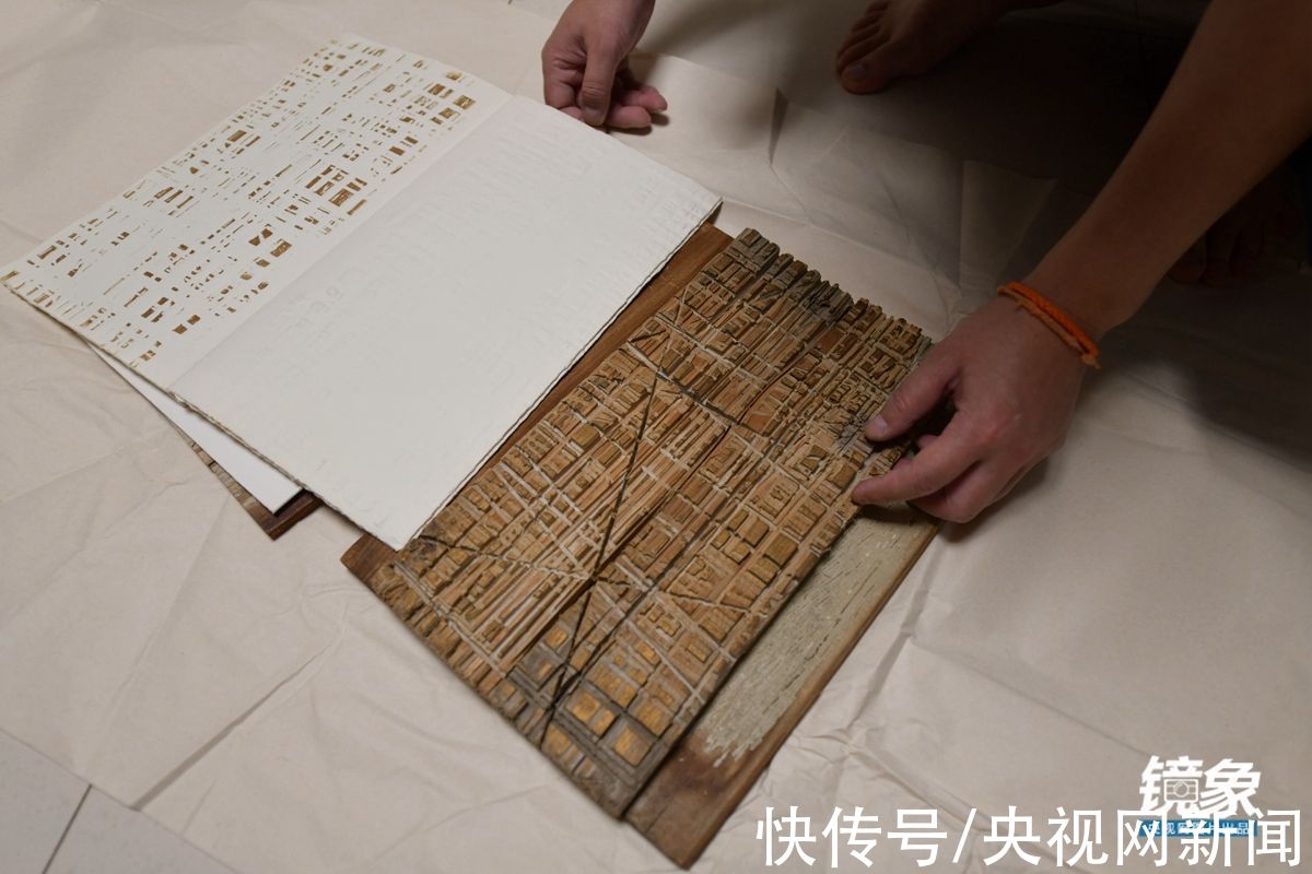 君特·格拉斯#他在北京蜗居30㎡，却收藏价值千万“最美的书”