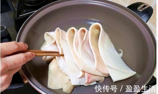猪皮|猪皮这样吃才叫爽,不炒也不炸,一次做一锅,一锅都不够吃
