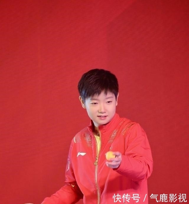 世乒赛|孙颖莎的恩师离队后，李隼刘国梁亲自指导，许昕的强敌出战世乒赛