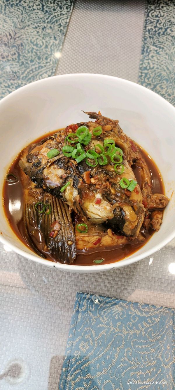 铁锅|铁锅炖鱼贴饼子