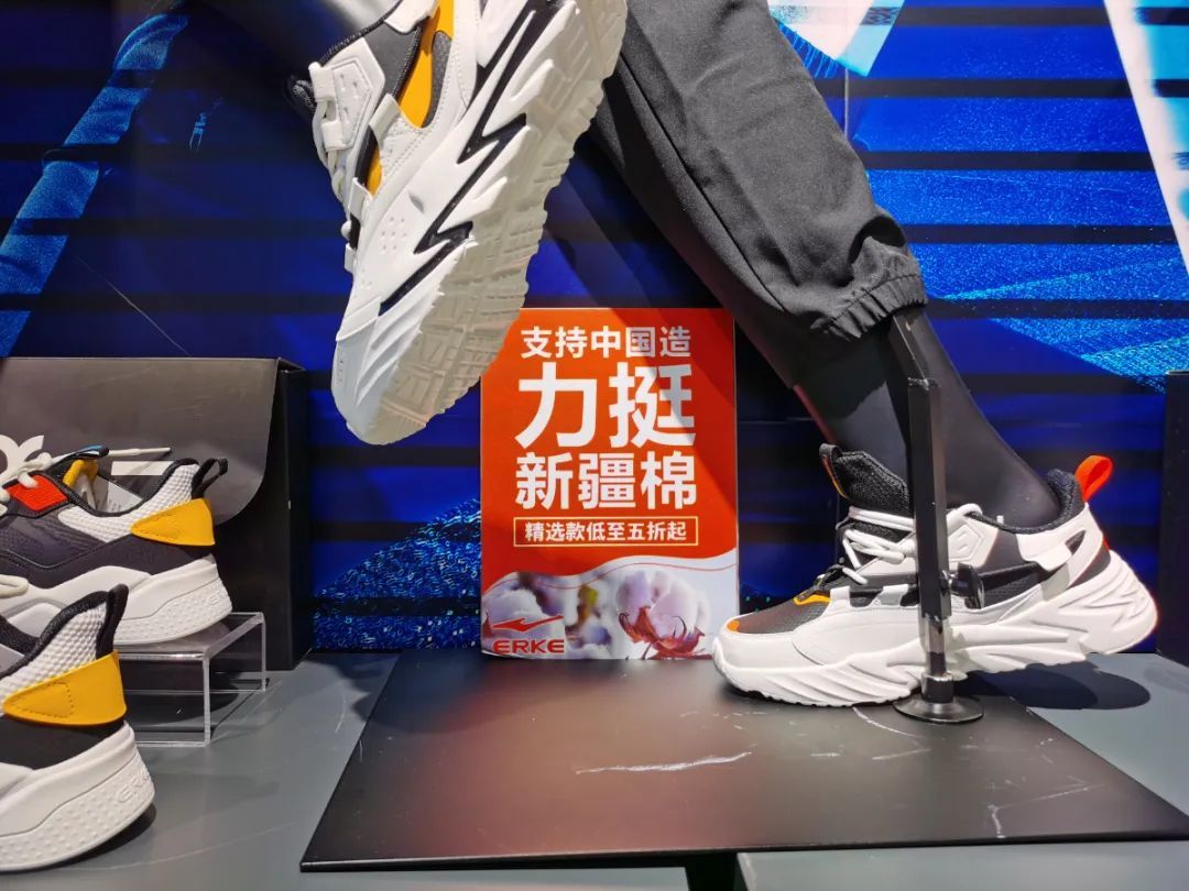 丽水|火了!丽水人顶着台风天买鸿星尔克