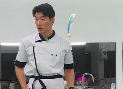 李浩菲|中餐厅再次出现炸锅,节目组被批不尊重顾客,只能林大厨出面回应