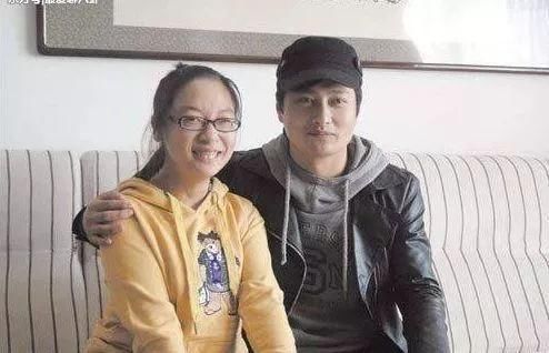 天天把歌唱 凭借《星光大道》成名,走红后撬走别人丈夫,前妻女儿公开哭诉!