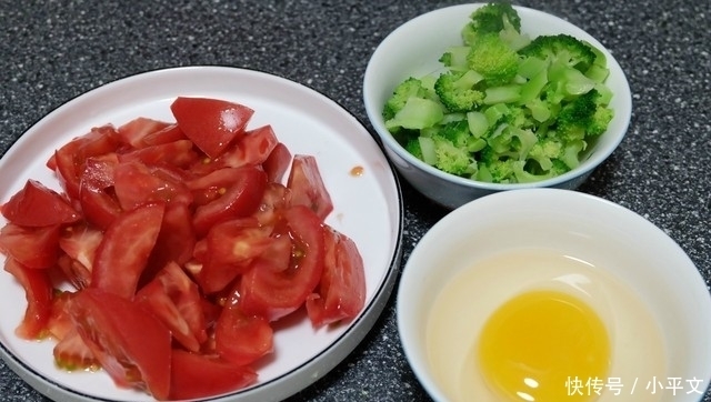 番茄只会炒鸡蛋?做法太普通了,来看看我这么做,简单营养又下饭