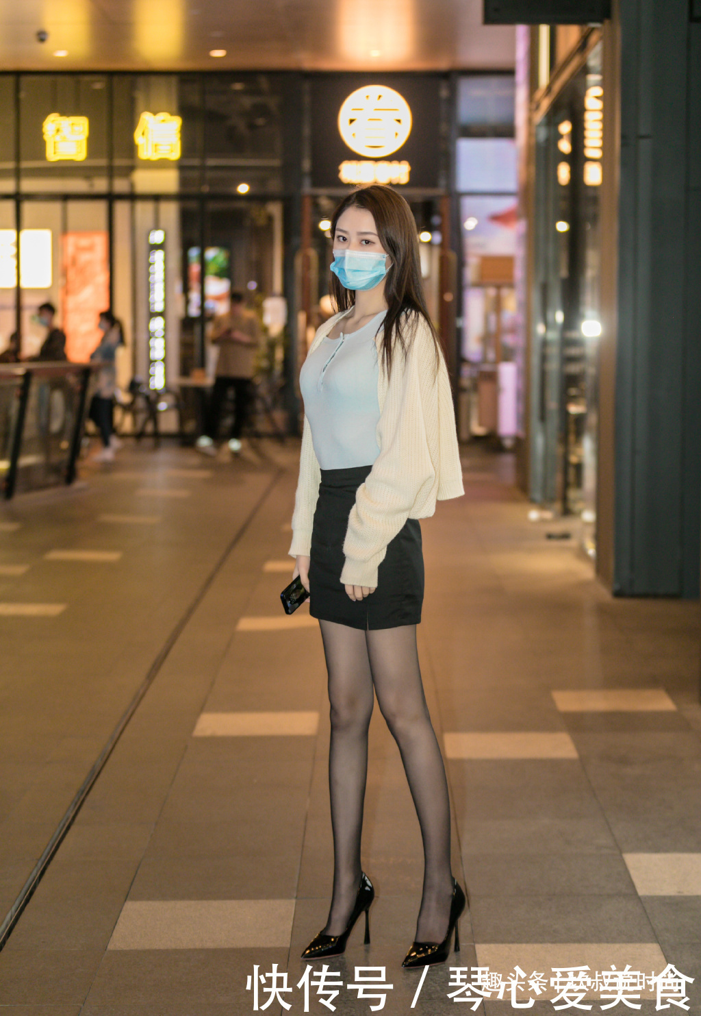 冬日短裙怎么搭鞋子看完妹子的穿搭,一下子就明白了