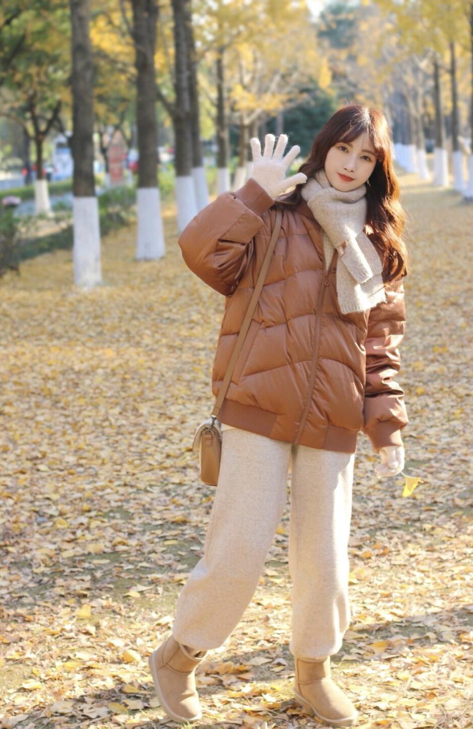 修身牛仔裤|羽绒服才是冬季穿搭的“神”,保暖又时尚,谁都离不开它