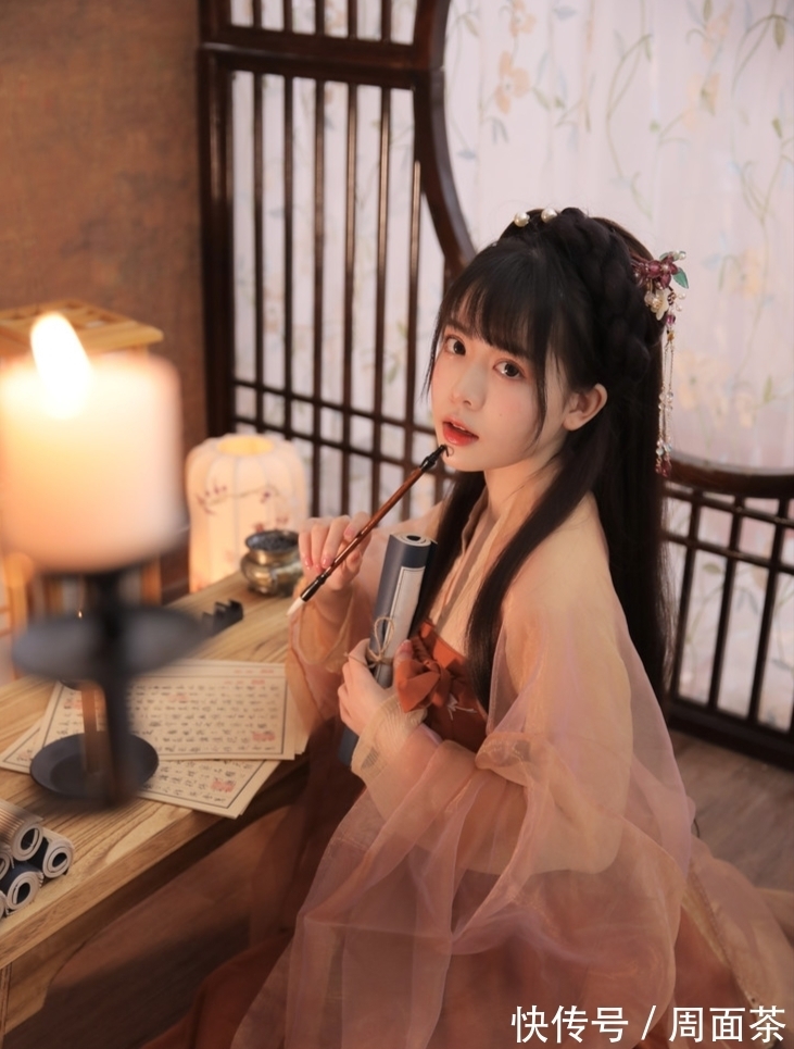 月是故乡明|优秀作文赏析:《萧萧落红知秋意》