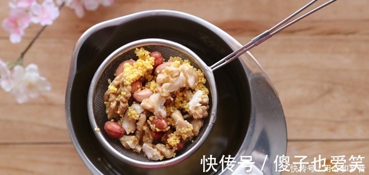 姑姑|53岁的姑姑吃了20年的核桃吃法,不炒不炸不熬粥,越吃越精神!