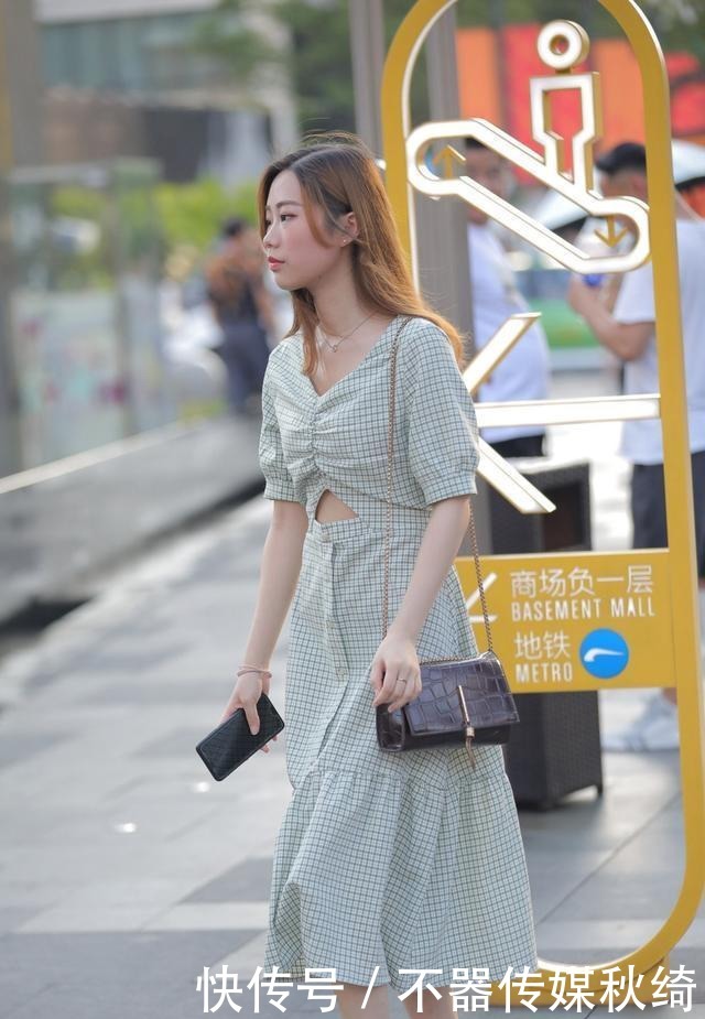 红丝绒|连衣裙性感修身,青春风采尽情绽放,时尚圈中不败的神话