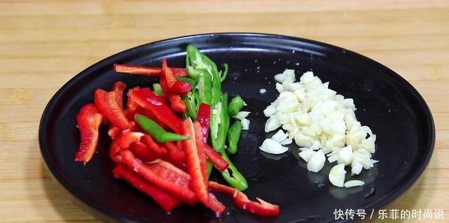 西红柿|1块豆腐,2个西红柿,简单一做,我家隔天做一次,上桌就扫光