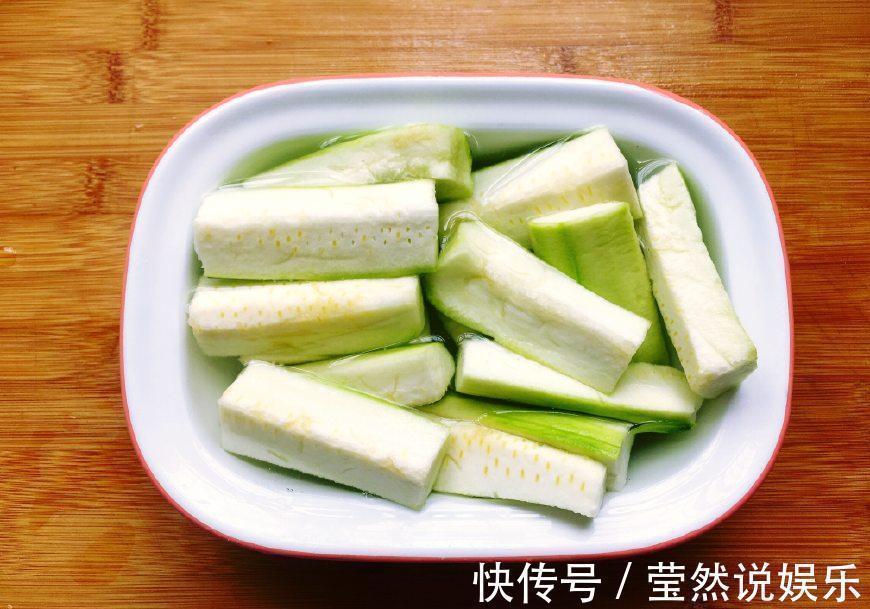 这菜我家都是炒着吃,自从学会这种做法后,两天不吃馋得慌