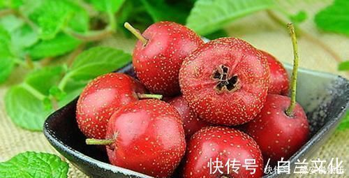 泡水|山楂和它泡水，连喝一周湿气全消，漂亮女人每天都在偷偷喝