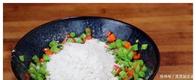 食用油|豆角切碎，加2个鸡蛋，筷子一搅，不用炒，出锅全家抢着吃！