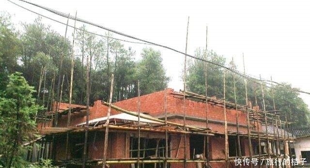  俗语|农村建房有讲究，俗语“前包后洼，不孤就寡”啥意思？看完明白