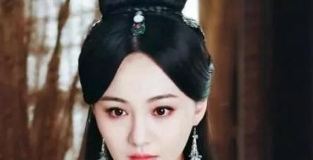 下联|才女出上联“王不出头谁做主”,才子的霸气下联令才女脸红