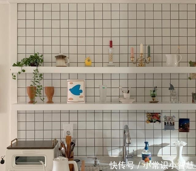 小姐姐|这套76平小房子,上了年纪却充满人情味!狭窄的厨房,一丝不苟!