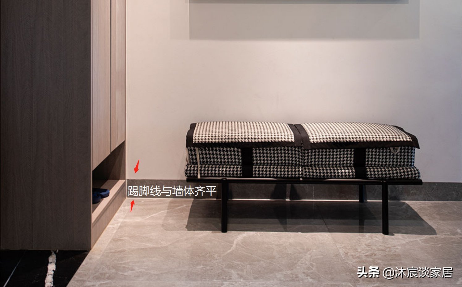 过道|灰色地砖+暗藏踢脚线，真的是好看又好打理，我下次装修也要这样