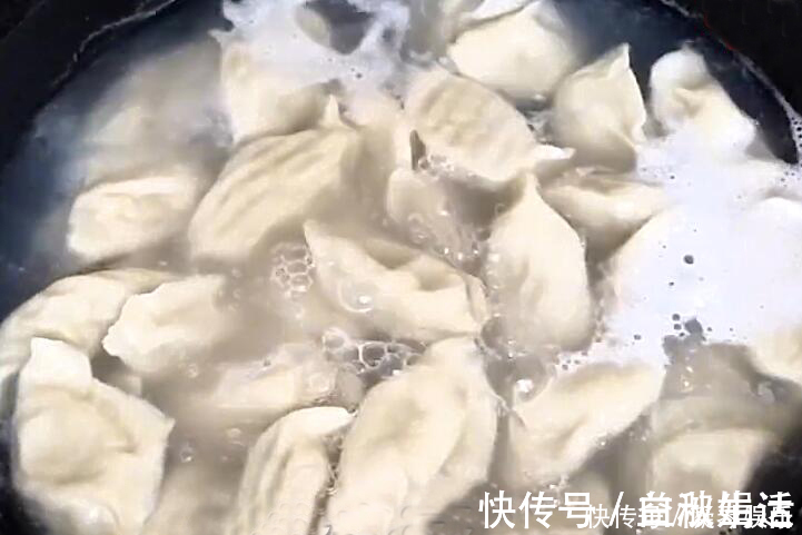 肉馅|白菜猪肉饺子，调馅时这样调，饺子鲜美多汁，比三鲜饺子都鲜