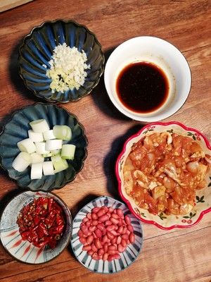 家常鸡肉菜谱，川味宫保鸡丁，简单美味营养，太费米饭了，吃不够